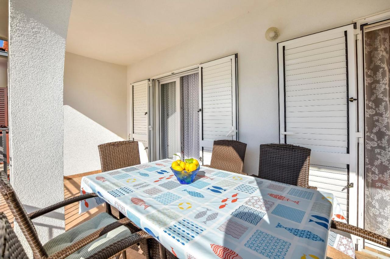 Apartments Milan Рогозница Екстериор снимка