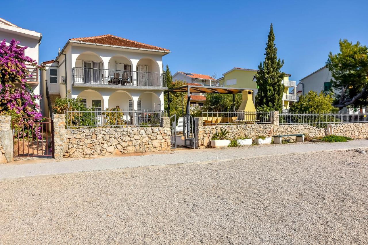 Apartments Milan Рогозница Екстериор снимка