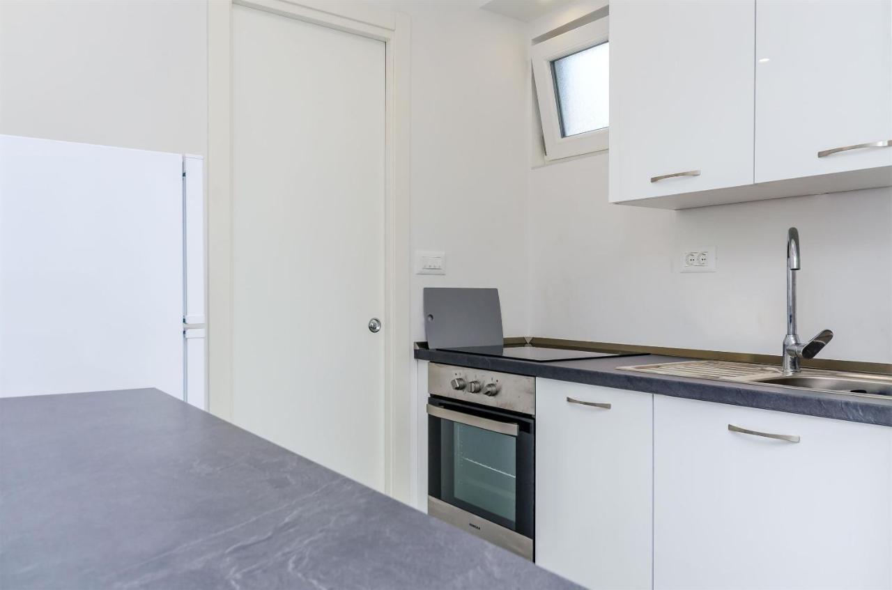 Apartments Milan Рогозница Екстериор снимка