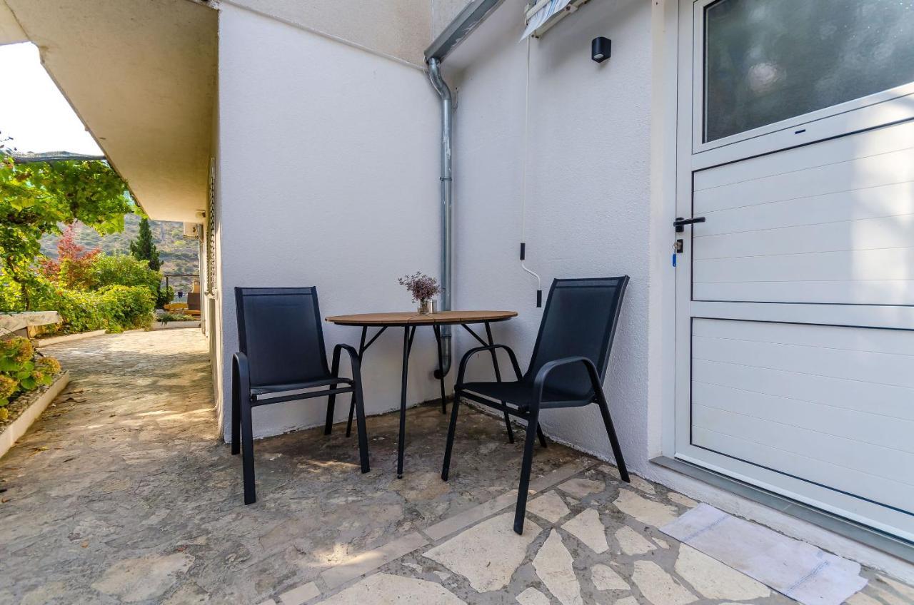 Apartments Milan Рогозница Екстериор снимка