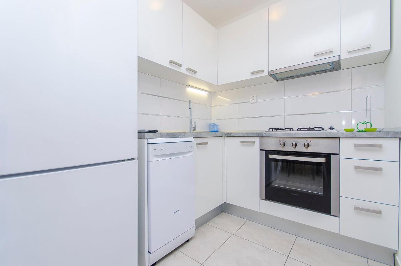 Apartments Milan Рогозница Екстериор снимка