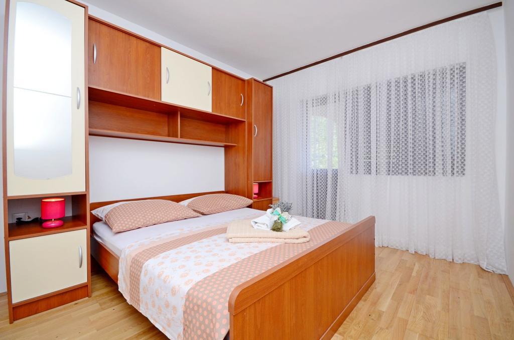 Apartments Milan Рогозница Екстериор снимка