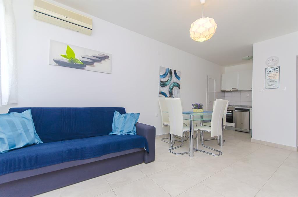 Apartments Milan Рогозница Екстериор снимка